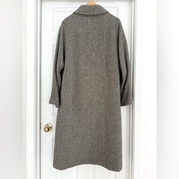 Vintage handmade grey herringbone wool winter coat - size 44/50 - Picture 2 of 15